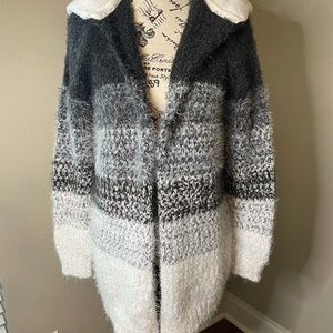 Ombré hooded cardigan, black & white. Size Large